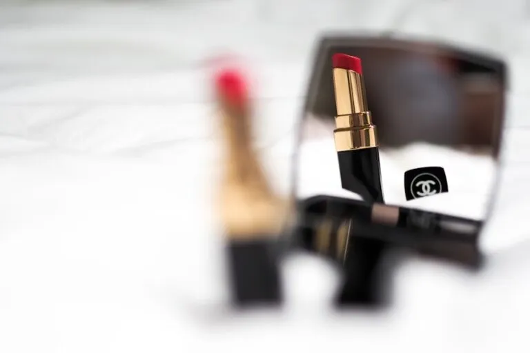 10 sfaturi pentru un machiaj de seară sofisticat și seducător Photo "10 tips for a sophisticated and seductive evening makeup"