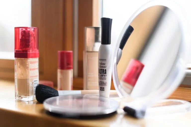Photo "10 tips for efficiently organizing your beauty products"