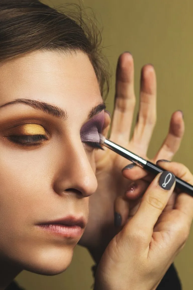 5 pași pentru un smokey eye perfect Photo "5 steps for a perfect smokey eye"