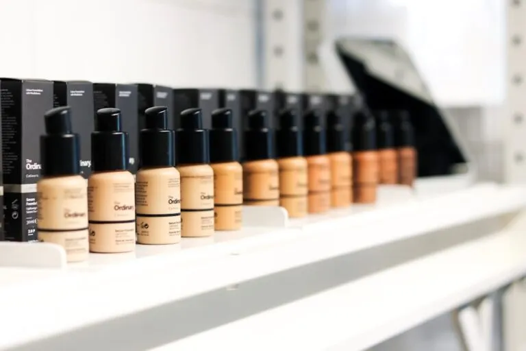 Ghid pentru alegerea corectorului perfect pentru diferite imperfecțiuni Photo "Guide for choosing the perfect concealer for different imperfections"