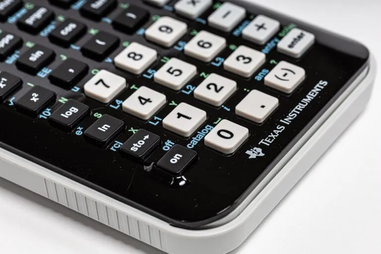 Cum Să Îți Construiești un Plan Financiar Sustenabil Photo Budget spreadsheet