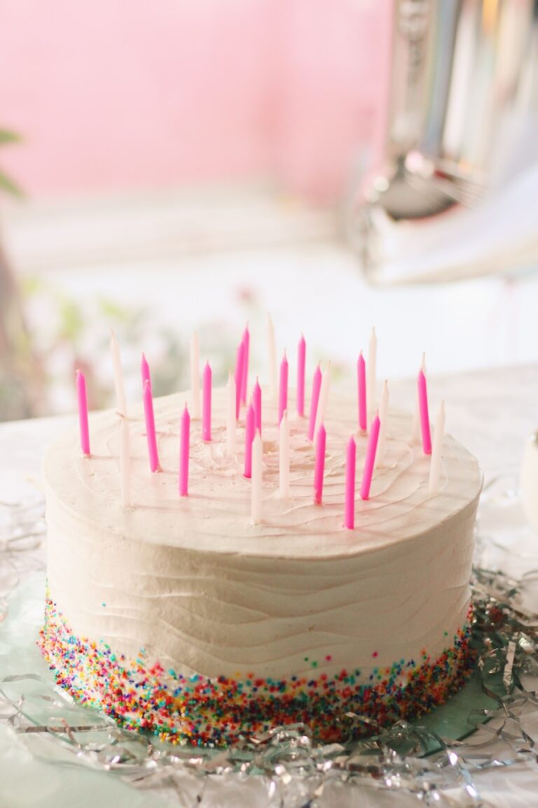 Cum să faci un tort aniversar spectaculos pas cu pas Photo "How to make a spectacular birthday cake step by step"