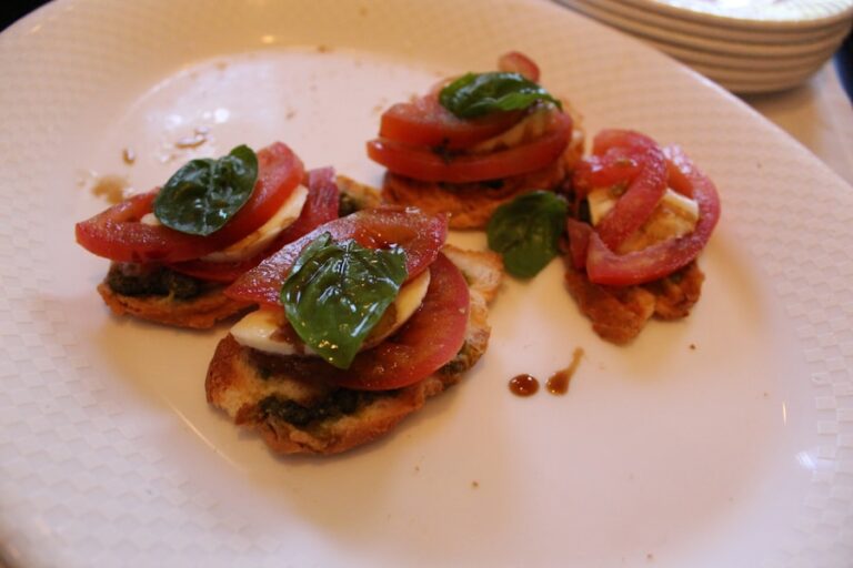 Photo "5 recipes for tartines and bruschettas for a quick and tasty appetizer"