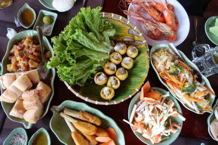 Secretele bucătăriei thailandeze: Echilibrul perfect între dulce, acru, sărat și picant Photo Secrets of Thai cuisine: The perfect balance between sweet, sour, salty, and spicy