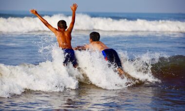 Photo "10 fun physical activities you can do with friends"