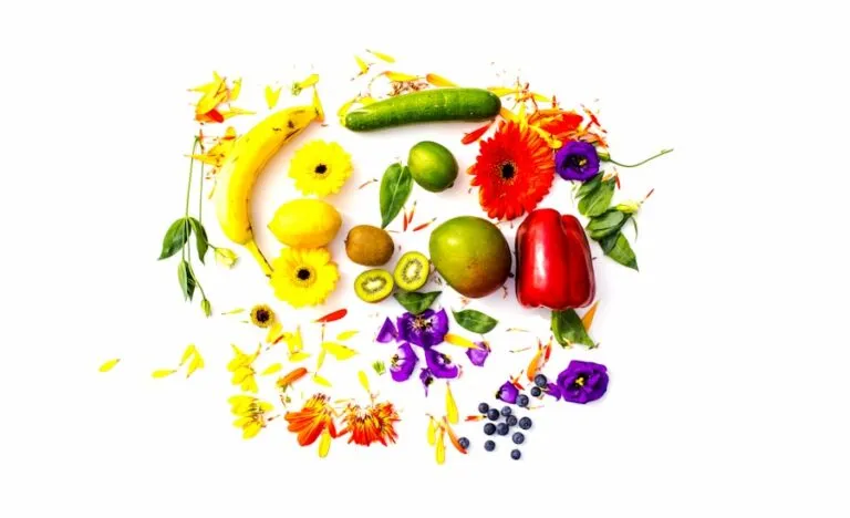 Ghid informativ pentru vitaminele și mineralele esențiale pentru femei: Surse și beneficii Photo "Informative guide to essential vitamins and minerals for women: Sources and benefits"
