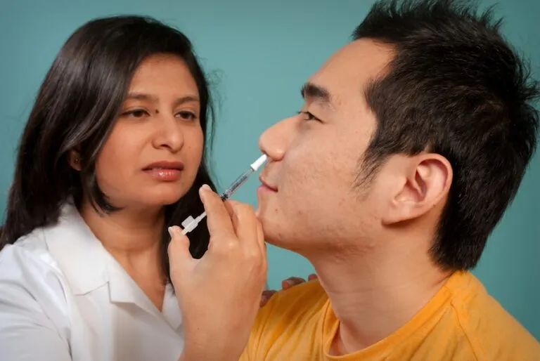 Sănătatea tiroidei: Simptome comune și importanța diagnosticării timpurii Photo Thyroid Health: Common Symptoms and the Importance of Early Diagnosis