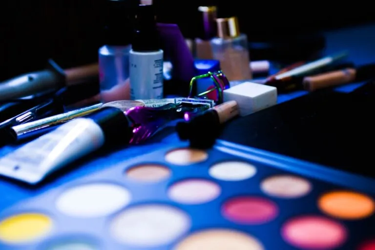 Photo "How to choose the right makeup products for special occasions and events"