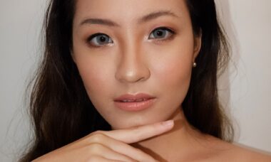 Photo "5 techniques for applying foundation for a natural and even look"