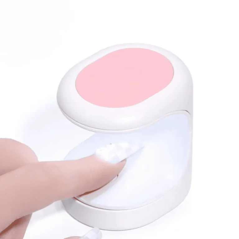 Cum te ajută lampa UV să ai unghii perfecte în fiecare zi 26. Cum te ajută lampa UV să ai unghii perfecte în fiecare zi
