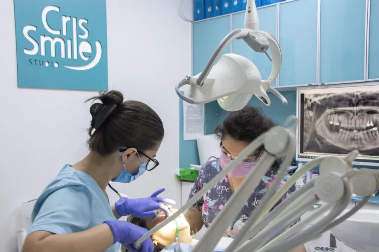 Cum alegi periuța de dinți potrivită cris smile implant dentar (47)