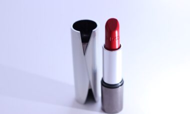 Photo red lipstick shade