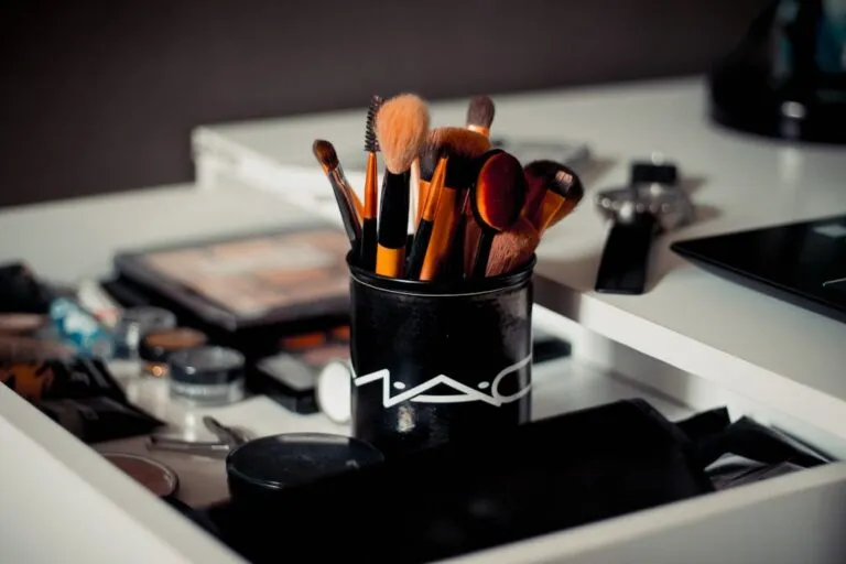 Photo clean makeup brushes