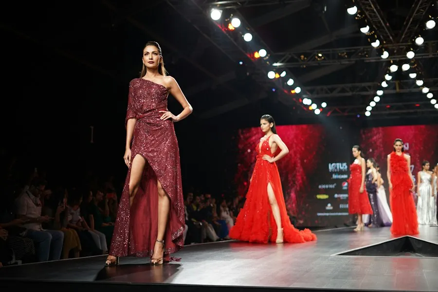 Photo women fashion guide 2024 experts data