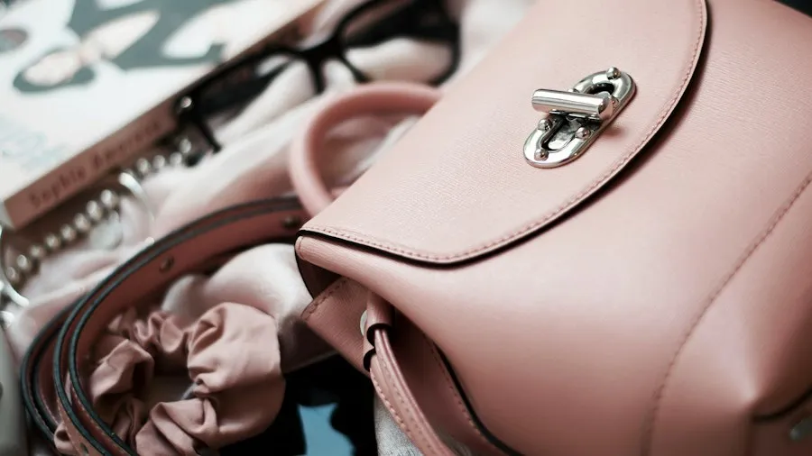 Photo fashion accessories guide